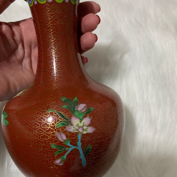 Vintage Chinese Cloisonne Enamel Vase with Floral and Leaf Motifs - Picture 2 of 14